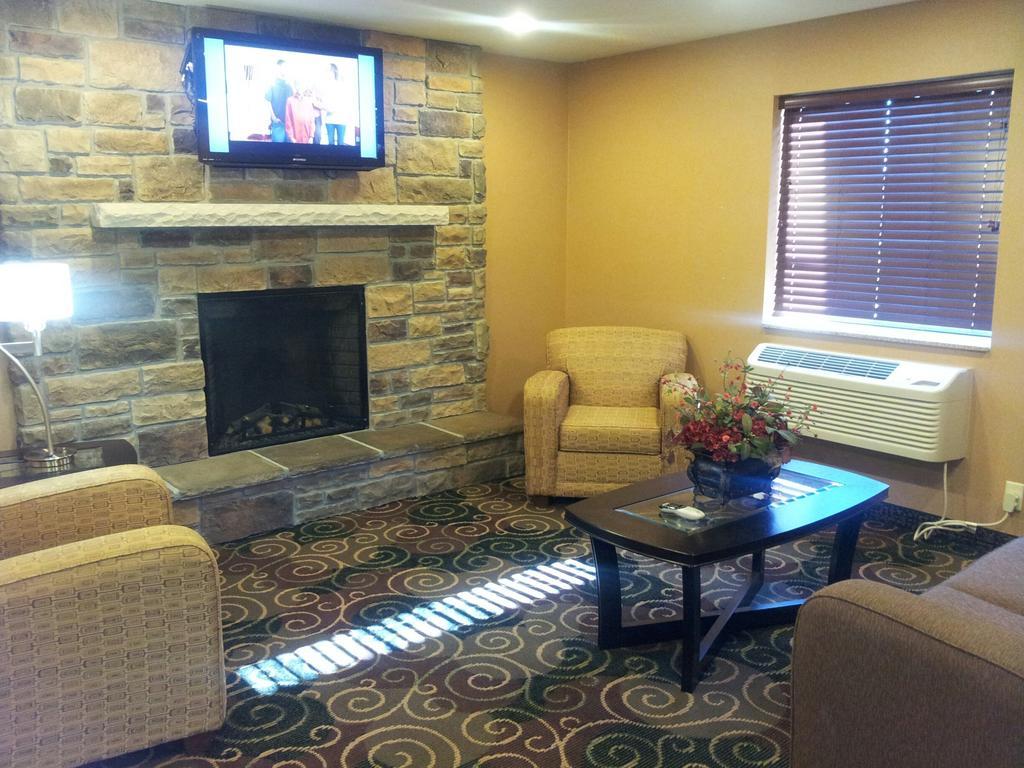 Cobblestone Inn & Suites - Hartington Exteriör bild