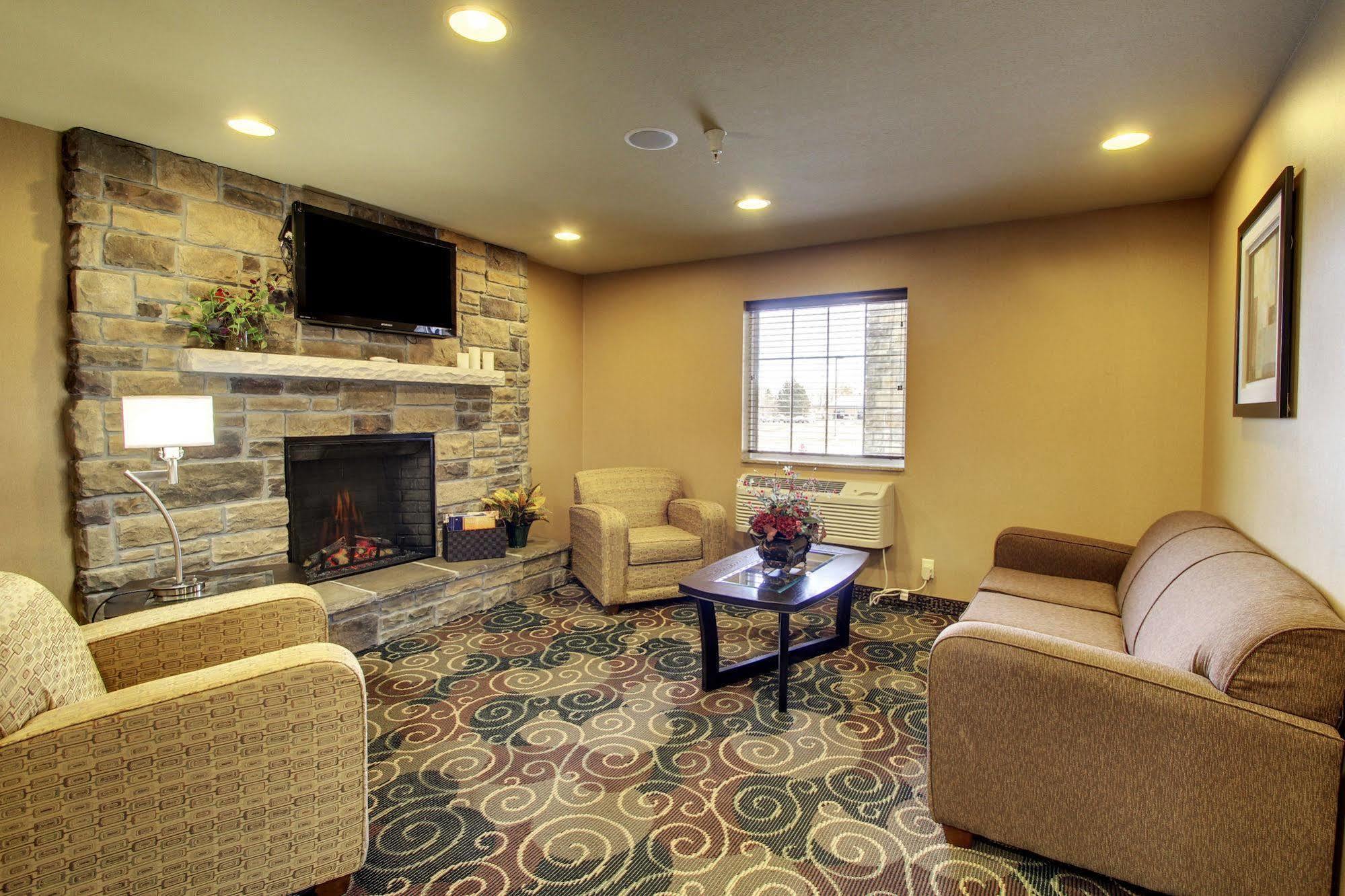 Cobblestone Inn & Suites - Hartington Exteriör bild