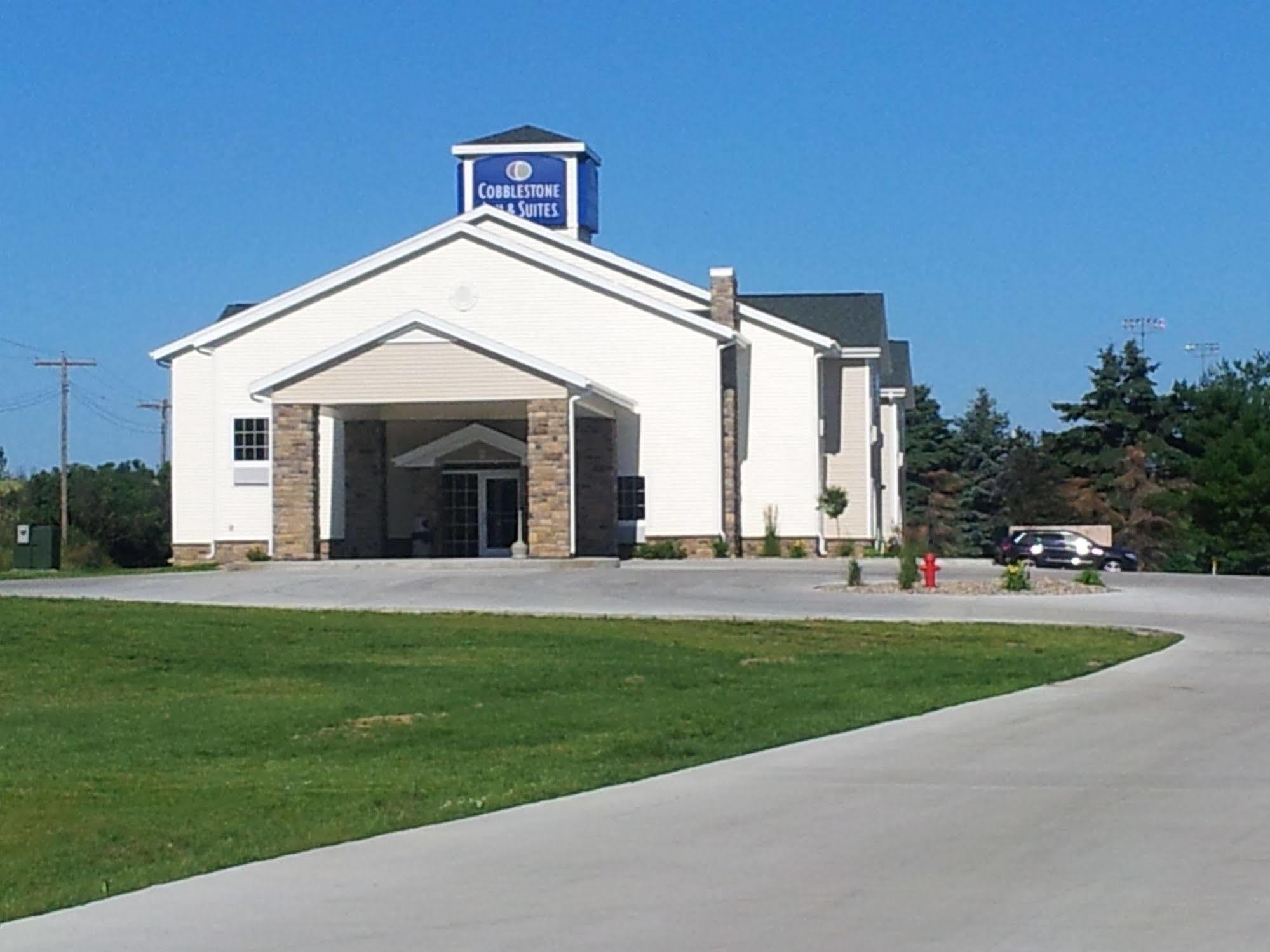 Cobblestone Inn & Suites - Hartington Exteriör bild