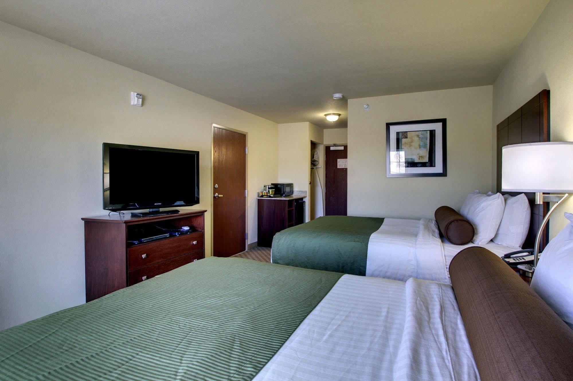 Cobblestone Inn & Suites - Hartington Exteriör bild
