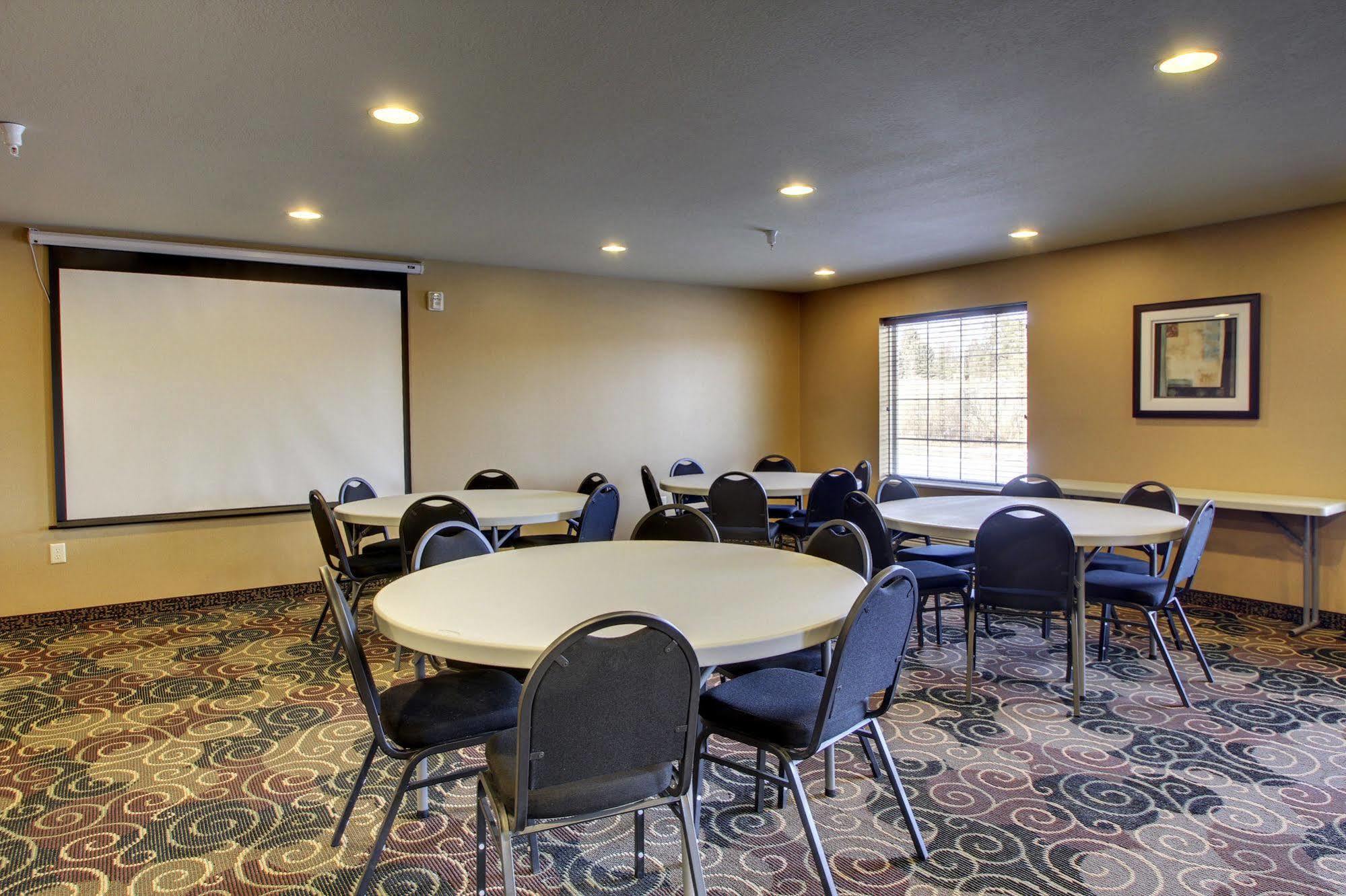 Cobblestone Inn & Suites - Hartington Exteriör bild
